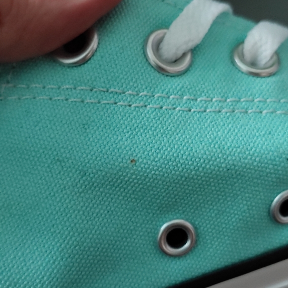 Converse Mint Green New with defects. - Picture 7 of 8